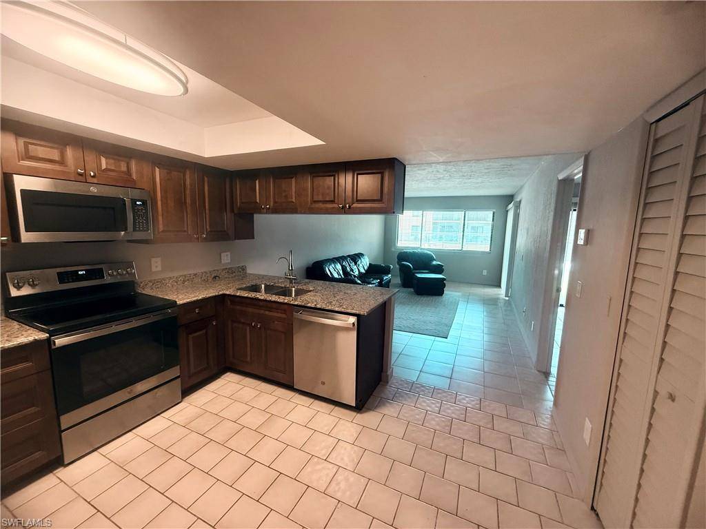 Lehigh Acres, FL 33936,606 Gerald AVE #115