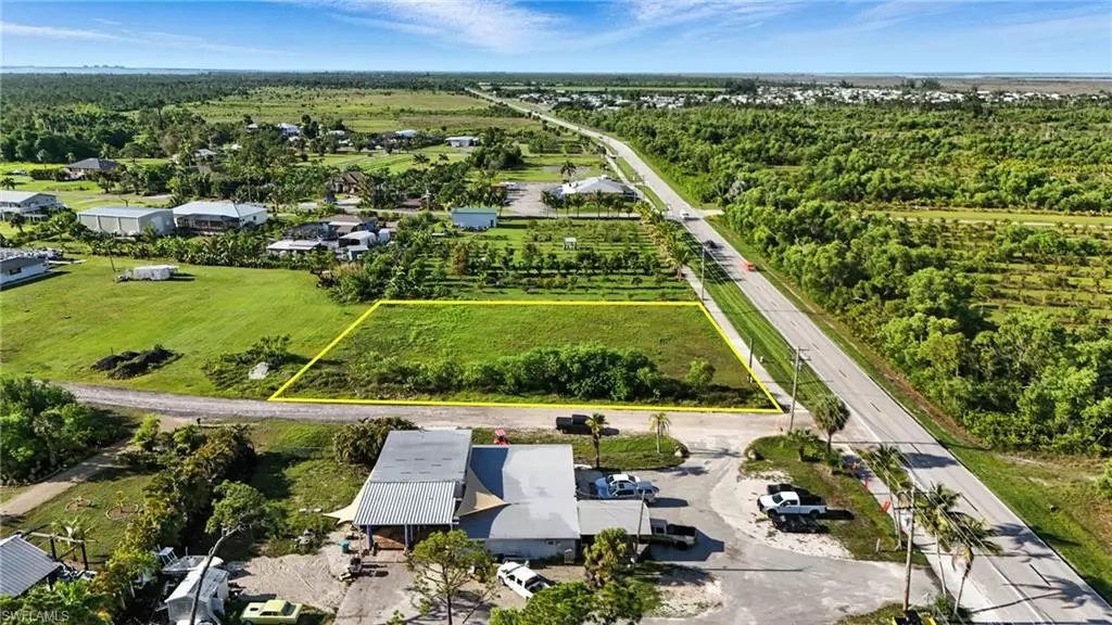 8288 Stringfellow RD, St. James City, FL 33956