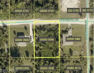 7337 Kreamers DR, Bokeelia, FL 33922