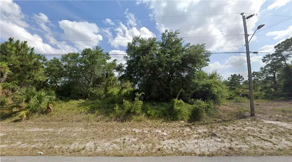 730 Manhattan ST E, Lehigh Acres, FL 33974