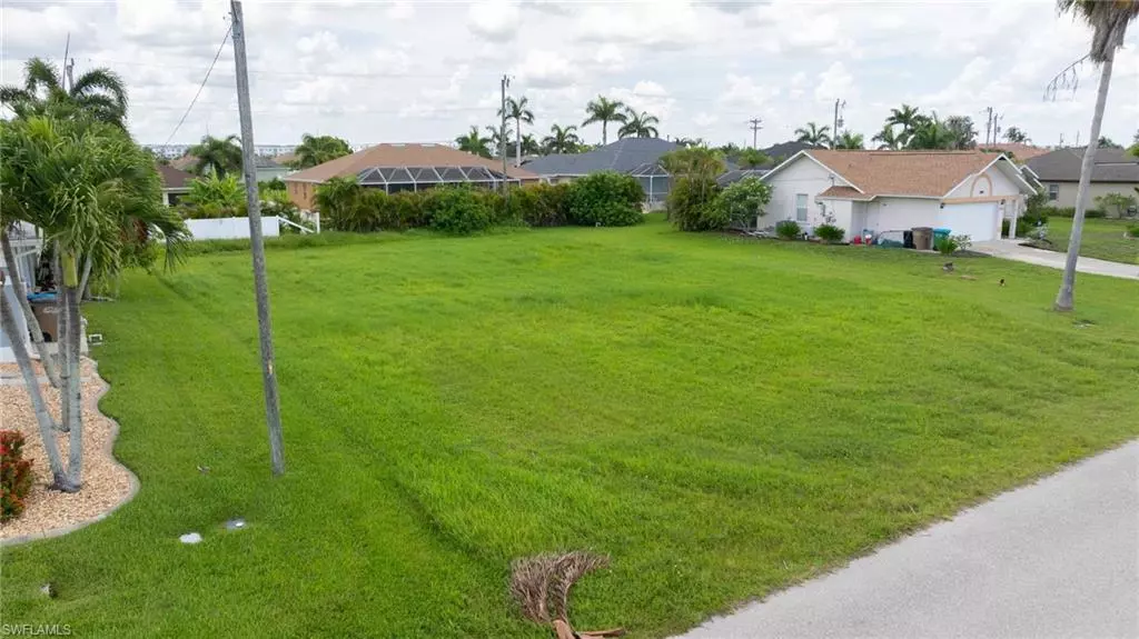2247 SW 27th ST, Cape Coral, FL 33914