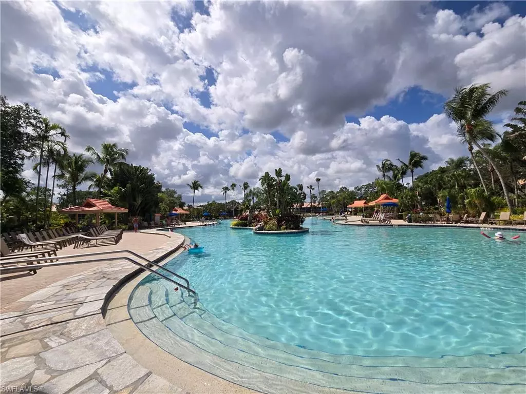 Naples, FL 34112,2055 Cascades DR #5104