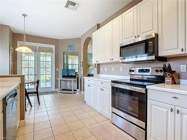Fort Myers, FL 33912,14031 W Hyde Park DR #201