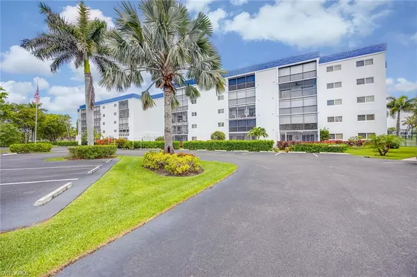 555 Park Shore DR #B408, Naples, FL 34103