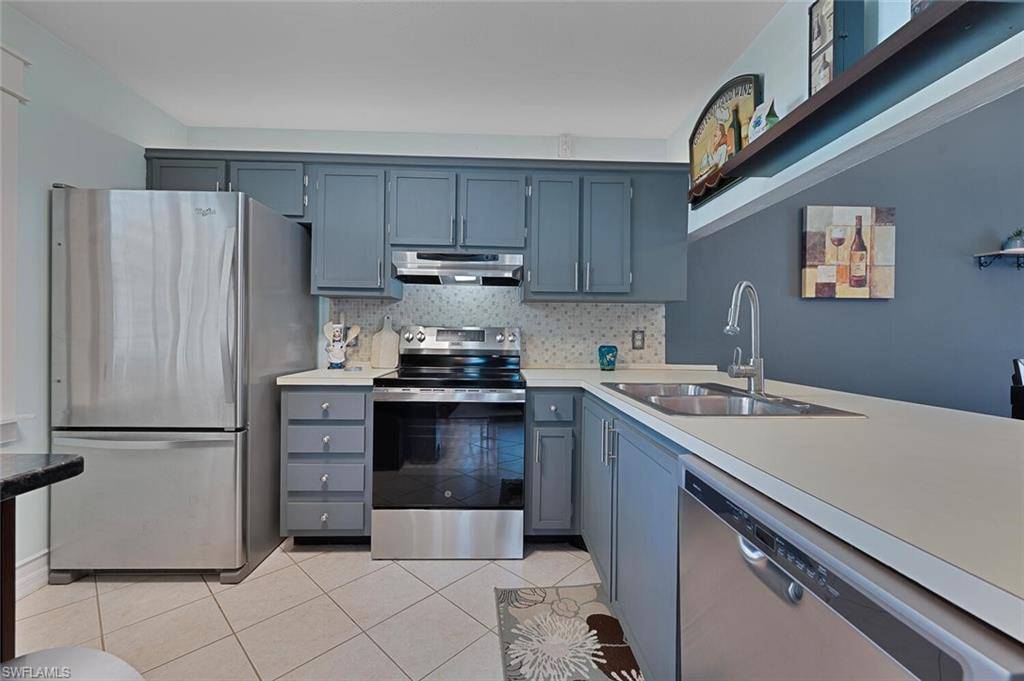 Naples, FL 34112,2670 Kings Lake BLVD #7-204