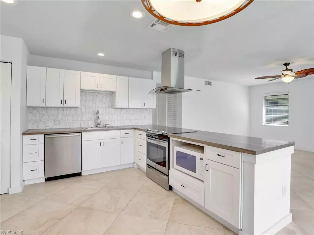 Naples, FL 34103,1400 Pompei LN #52