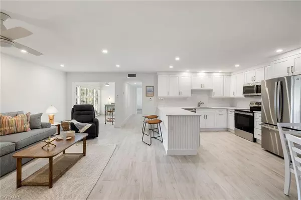 Naples, FL 34102,1950 Gulf Shore BLVD N #114