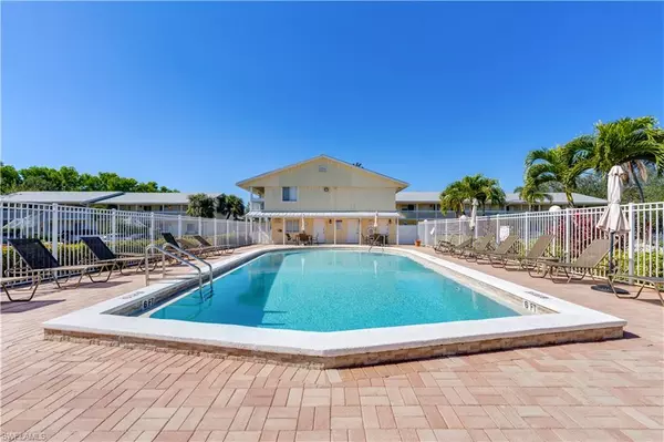 Naples, FL 34112,4629 Bayshore DR #J8