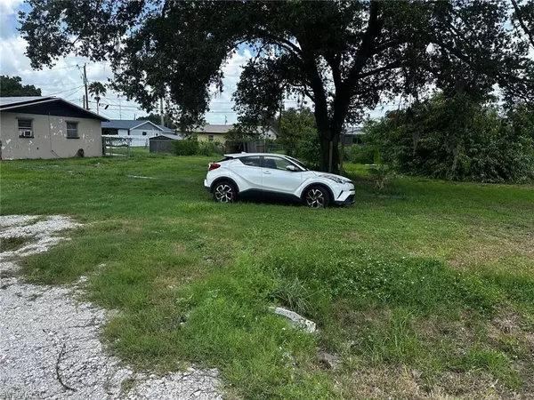 North Fort Myers, FL 33917,293 Byron AVE
