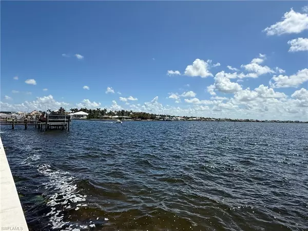 Cape Coral, FL 33914,5827 SW 1st AVE