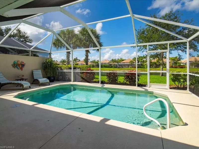 8672 Genova CT, Naples, FL 34114