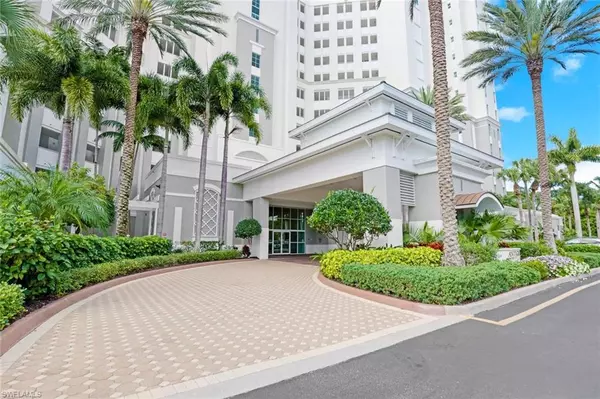 Naples, FL 34110,300 Dunes BLVD #PH-5