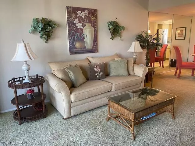 4240 Steamboat BND #204, Fort Myers, FL 33919
