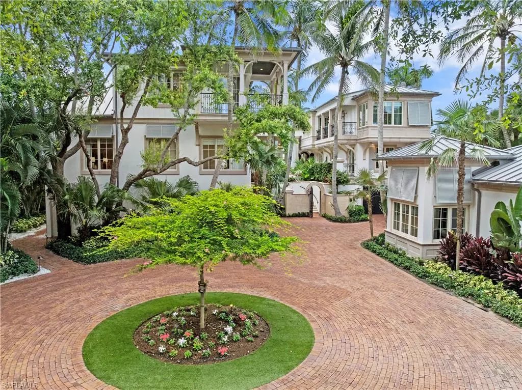 Naples, FL 34102,3675 Gordon DR