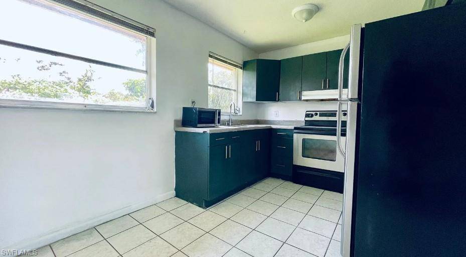 Naples, FL 34103,4004 12th ST N