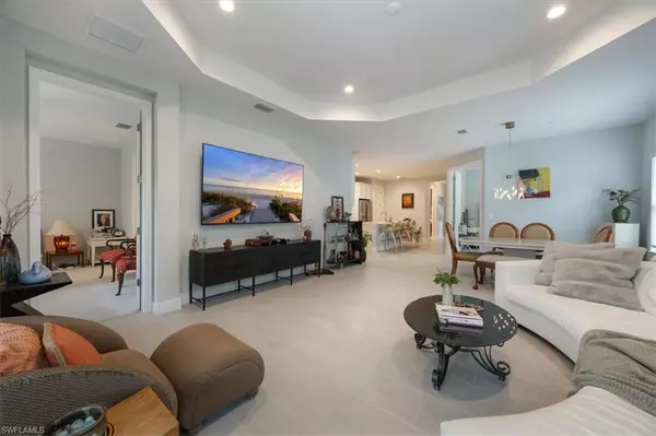 Naples, FL 34112,2401 Ariane DR