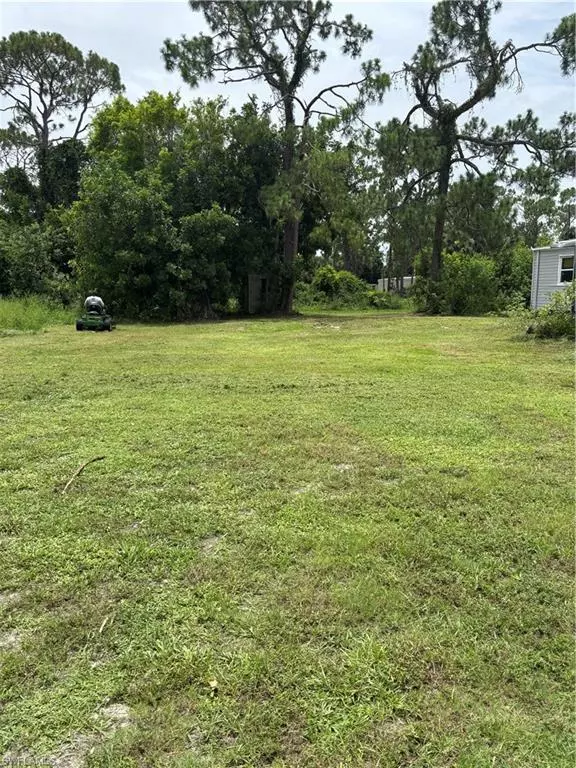 North Fort Myers, FL 33917,7689 Ebson DR