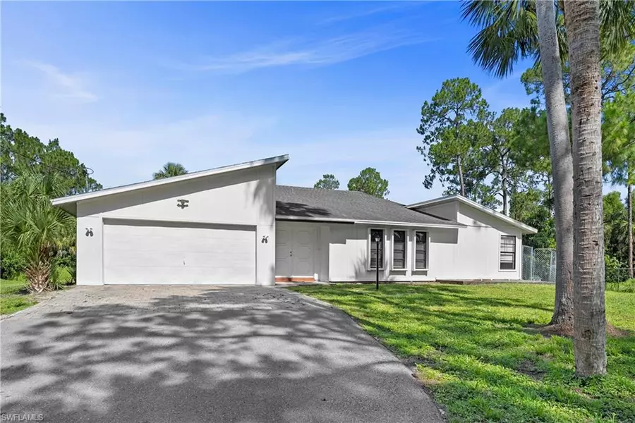 1091 21st ST SW, Naples, FL 34117