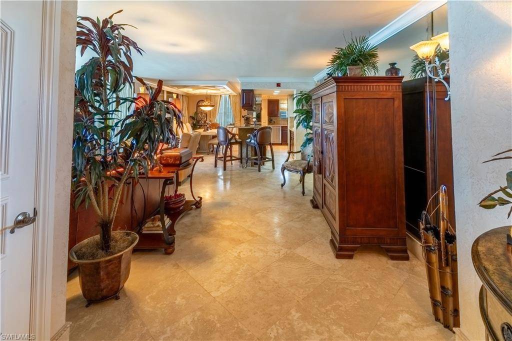 Naples, FL 34108,10701 Gulf Shore DR #1002