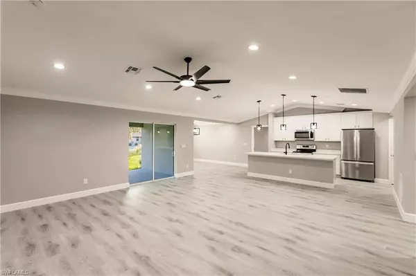 Cape Coral, FL 33990,627 SE 22nd TER