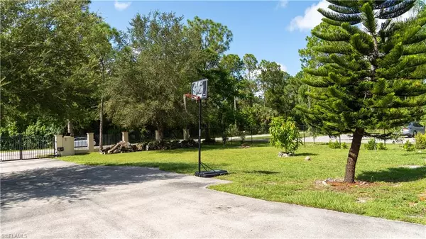 Naples, FL 34120,2041 24th AVE NE