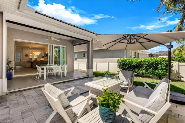 2669 Linda DR, Naples, FL 34112