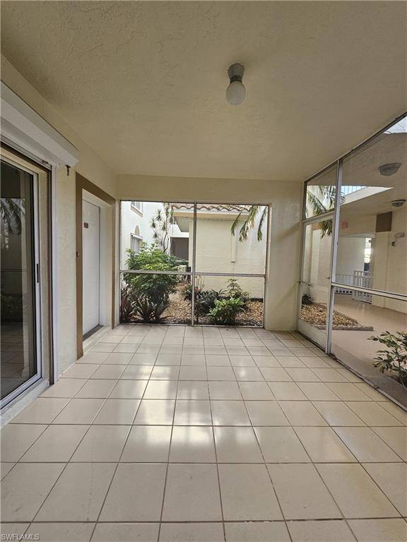 Naples, FL 34119,6025 Chardonnay LN #102