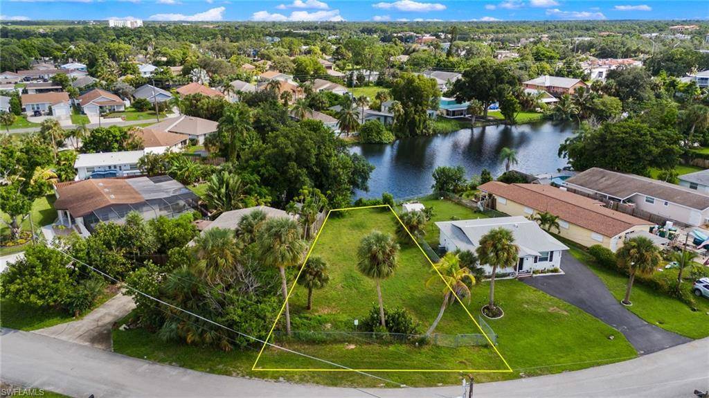 Naples, FL 34108,817 107th AVE N