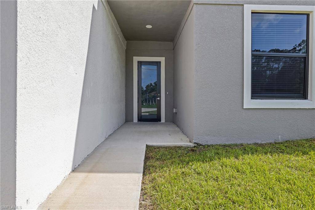 Lehigh Acres, FL 33972,130 Viewpoint DR