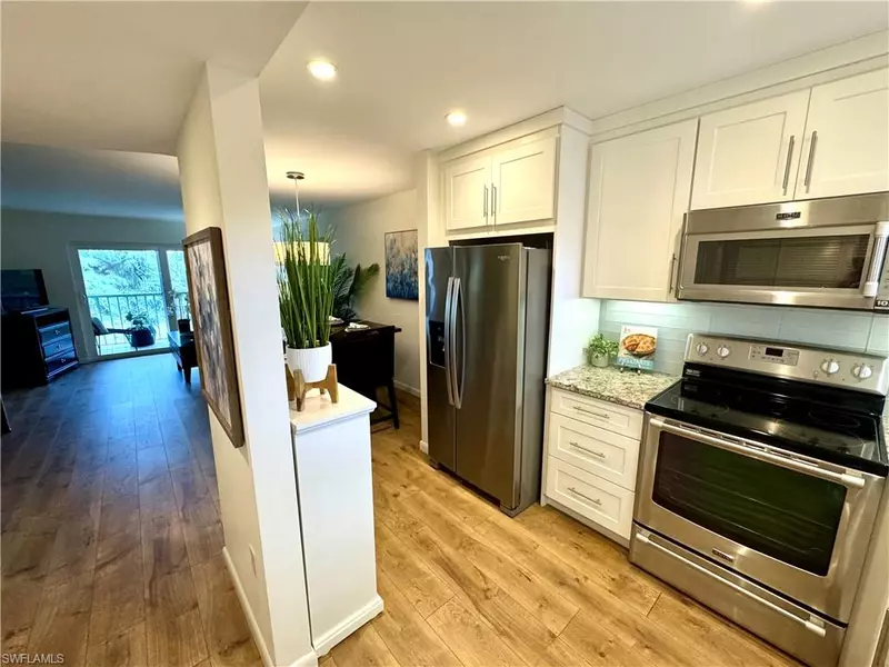 400 Forest Lakes BLVD #301, Naples, FL 34105
