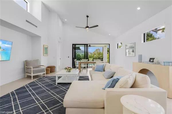 Naples, FL 34108,678 95th AVE N