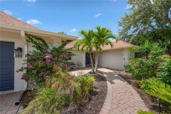 Naples, FL 34110,206 Fairway CIR