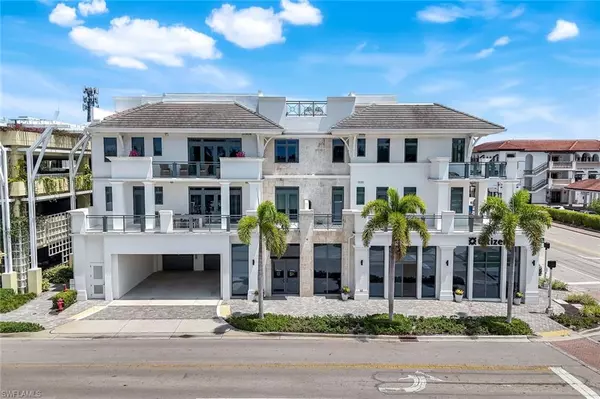 Naples, FL 34102,875 6th AVE S #303