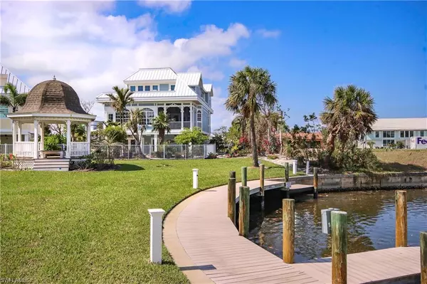 Sanibel, FL 33957,970 VICTORIA WAY