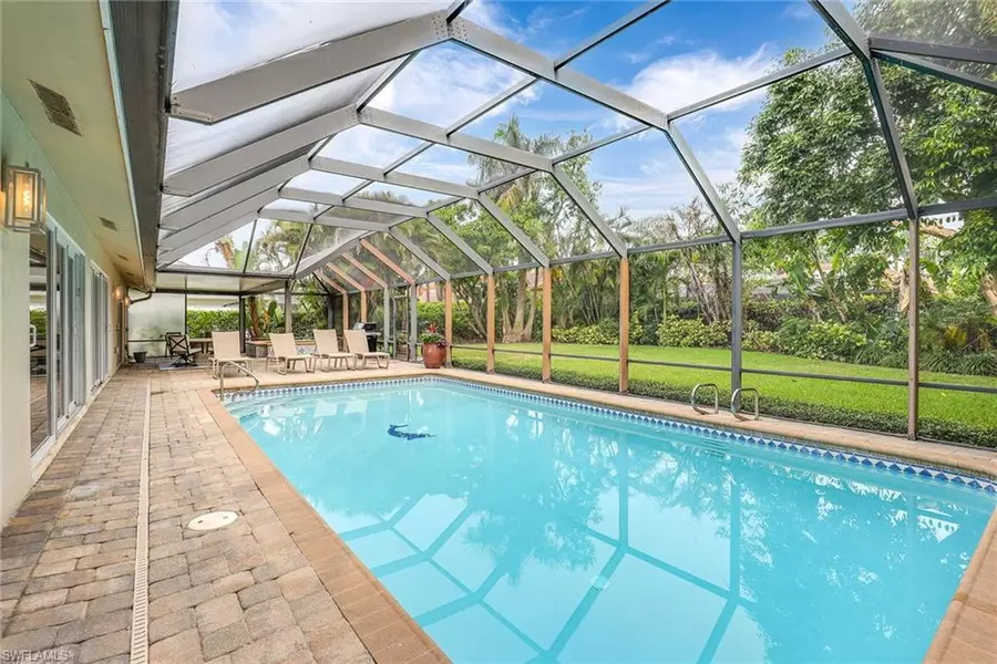 675 Harbour DR, Naples, FL 34103