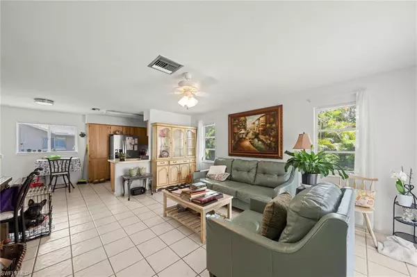 Cape Coral, FL 33990,1111 SE 8th TER #3B