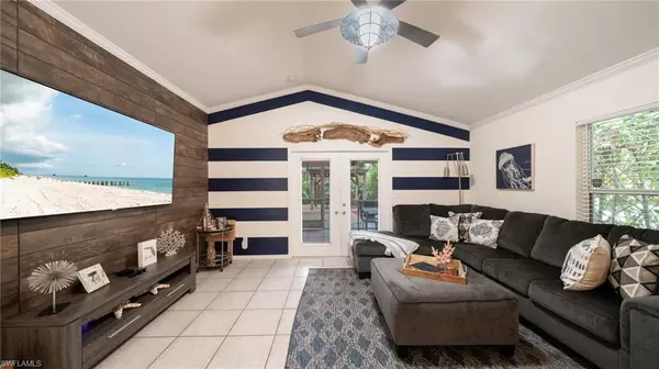 Naples, FL 34108,691 102nd AVE N