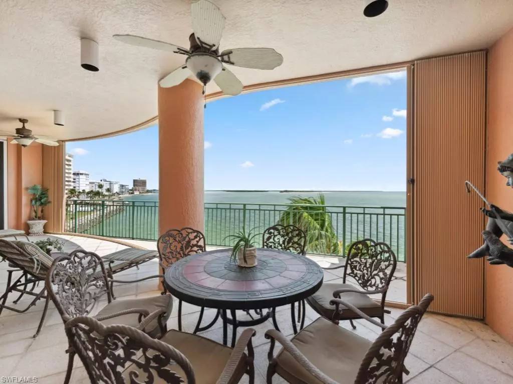 Marco Island, FL 34145,970 Cape Marco DR #402