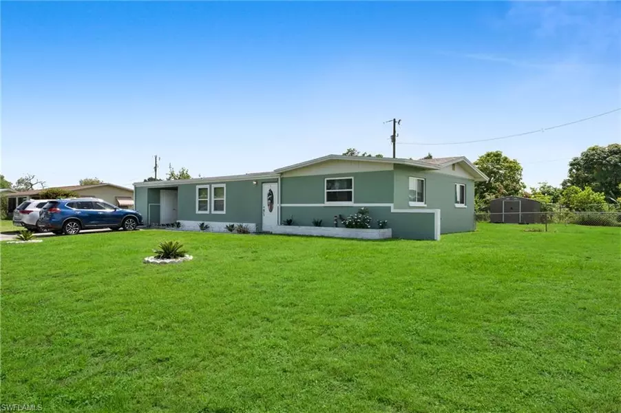 102 Oleander RD, Lehigh Acres, FL 33936