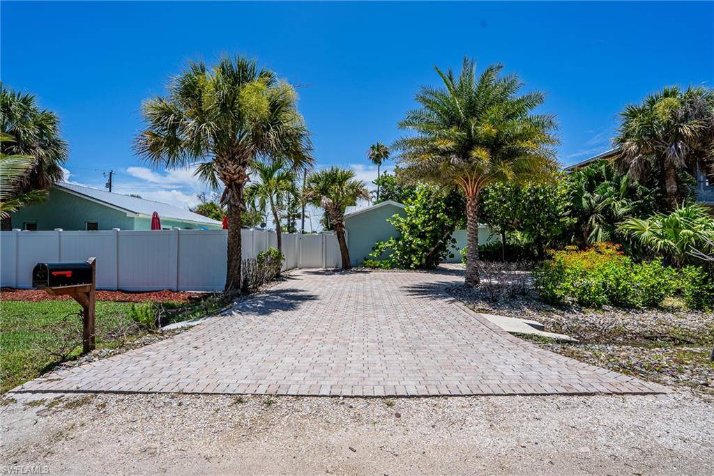 531 Birdsong PL, Sanibel, FL 33957