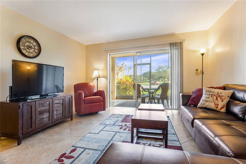 1075 Foxfire LN #103, Naples, FL 34104