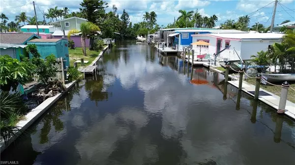 Matlacha, FL 33993,2595 Pine ST