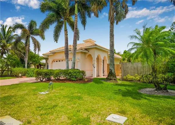 Naples, FL 34108,774 & 770 105th AVE N