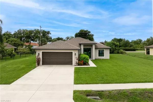 610 Morningmist LN, Lehigh Acres, FL 33974