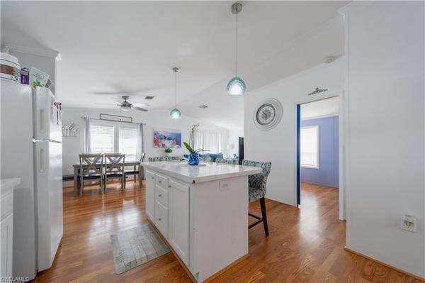 Naples, FL 34112,433 Riviera BLVD W