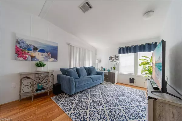Naples, FL 34112,433 Riviera BLVD W