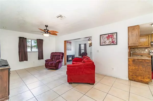 Cape Coral, FL 33991,1214 SW 8th CT