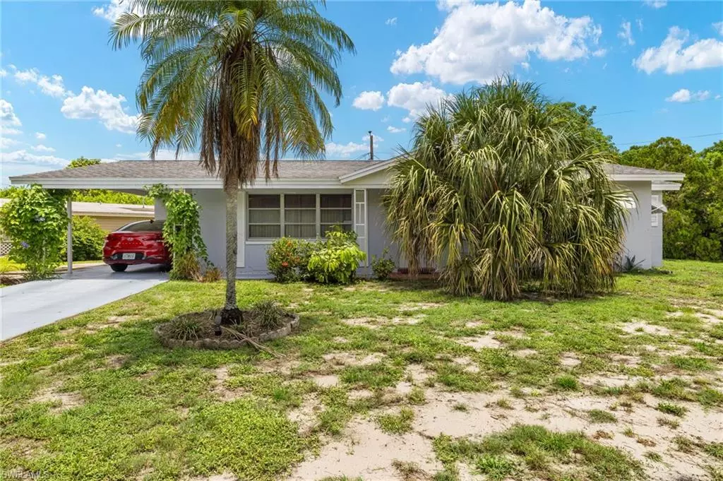 Lehigh Acres, FL 33936,326 Canyon DR N