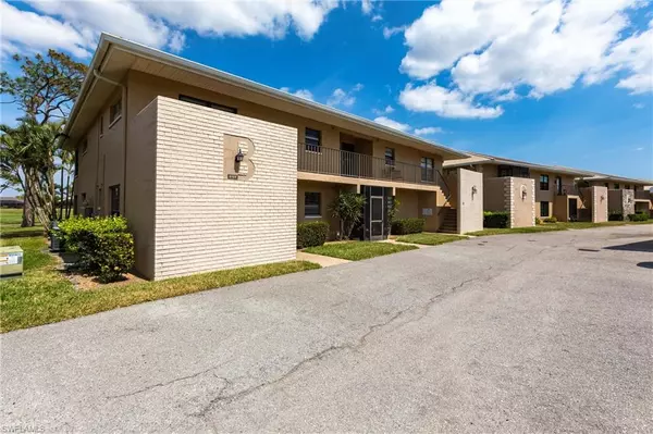 Cape Coral, FL 33991,2127 SW Pine LN #3