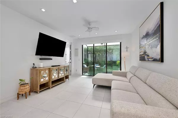 Naples, FL 34119,7504 Carnegie WAY